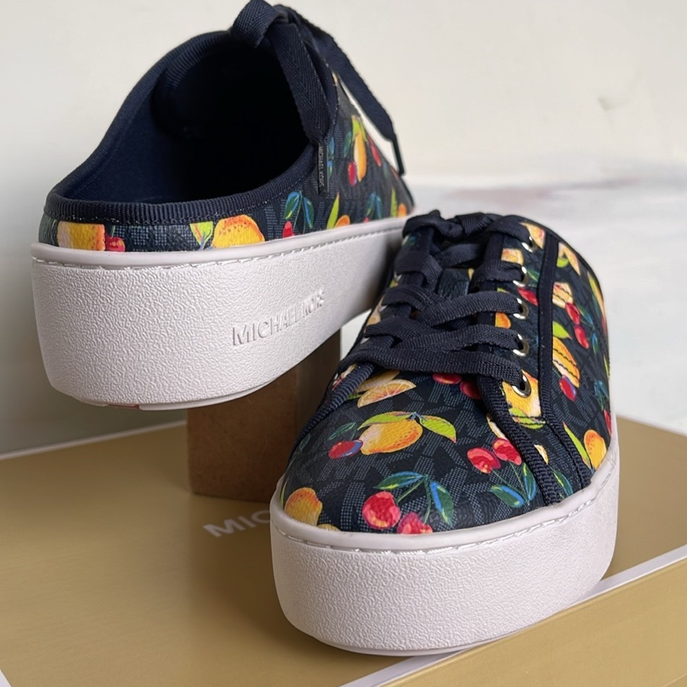Michael Kors POPPY SLIDE SNEAKERS 
FRUIT PAINT MK SIG SM
49T4POFP1Q Platforms - Picture 9 of 16